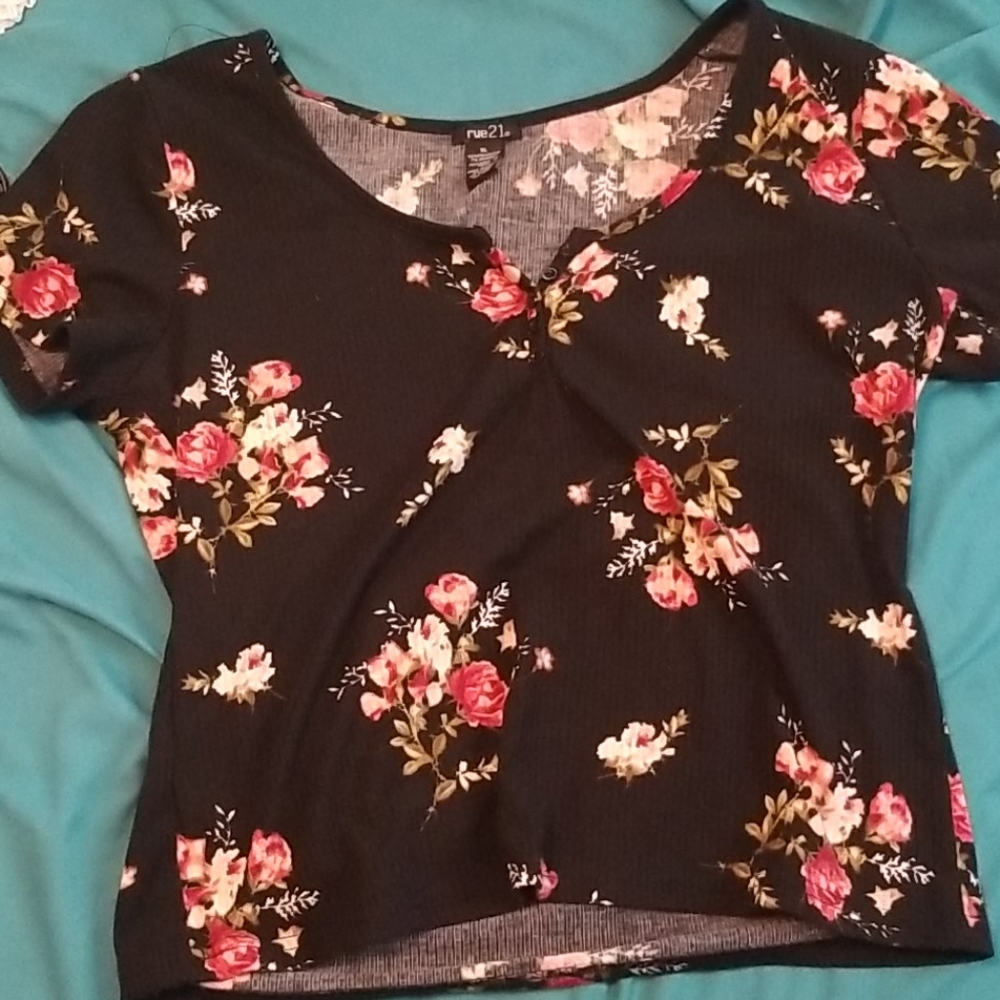 Rue 21 tshirt
